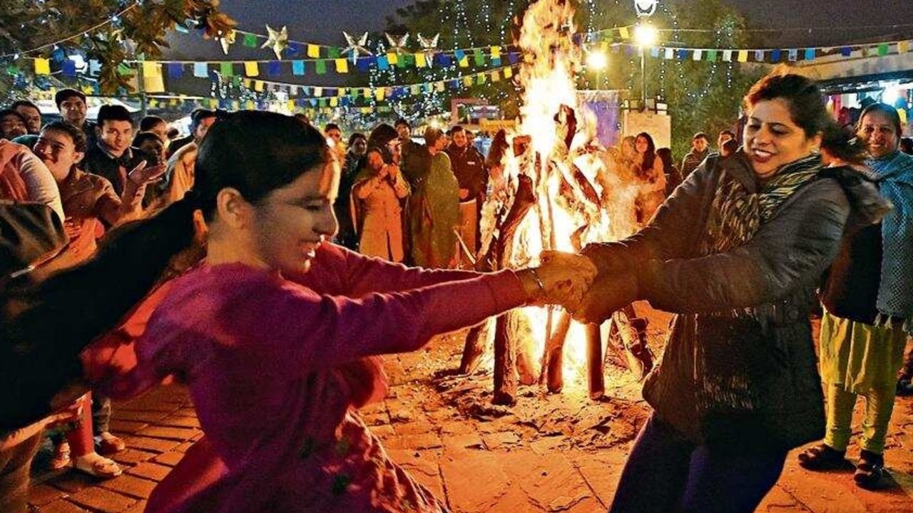 lohrifestivalwishesforcustomers Hyper Content Blog Lohri Festival Wishes for Customers