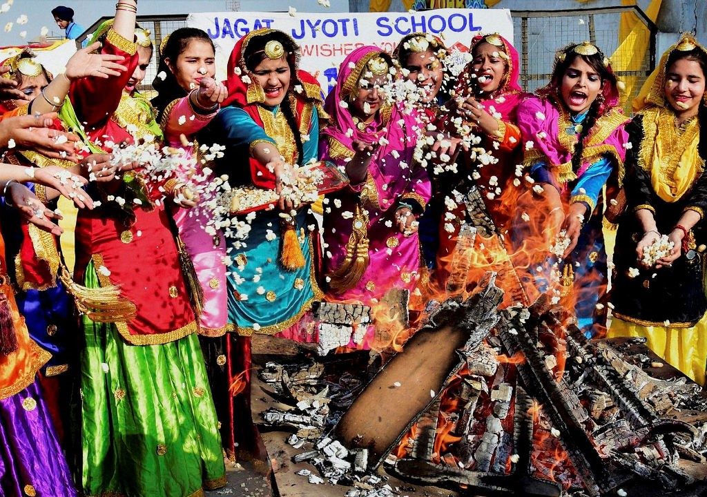 lohriquotesforsocialmedia Hyper Content Blog Lohri Wishes for Social Media